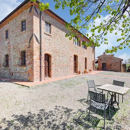 Flat With Swimming Pool And Air Conditioning *